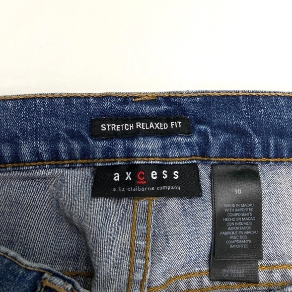 Access Relaxed Fit Straight Leg Women's size 10P Medium Wash Blue Denim Jeans - Picture 3 of 4